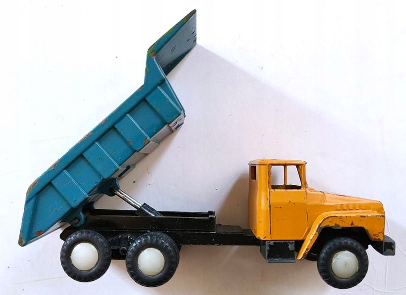 Auto ciężarówka PRL resorak KRAZ model stara zabawka wywrotka