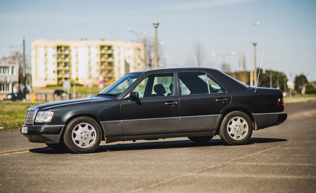 MercedesBenz W124 (1990) W124 sedan 2.0 benzyna