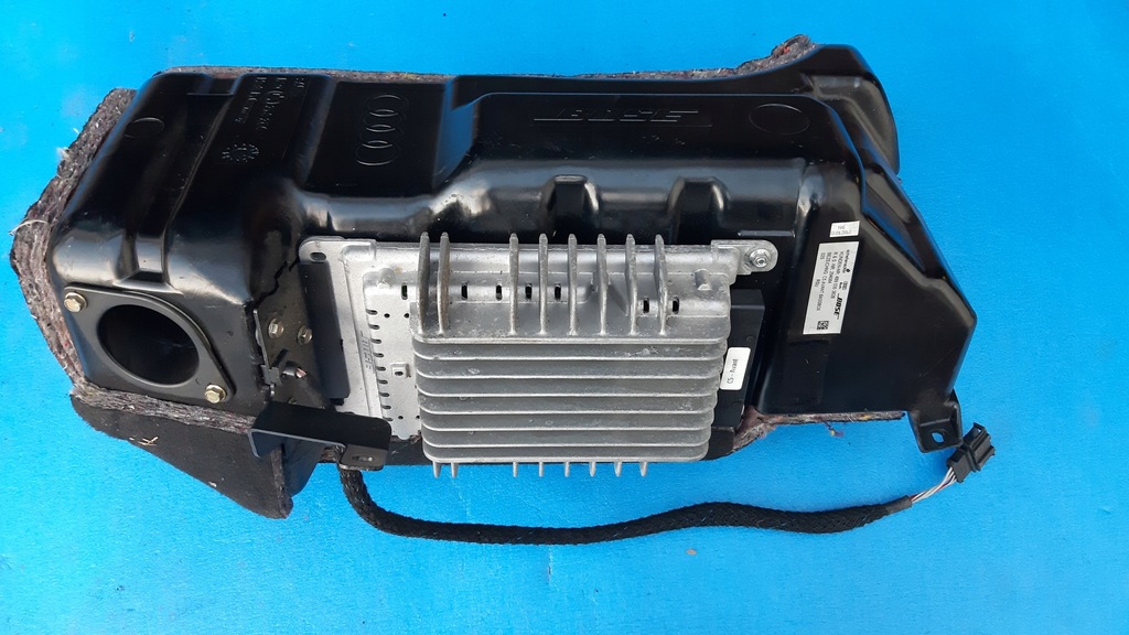 SUBWOOFER WZMACNIACZ BOSE AUDI A6 C5 4B9035382B