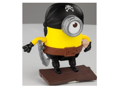 MINIONKI ROZRABIAJĄ  MINIONEK PIRAT