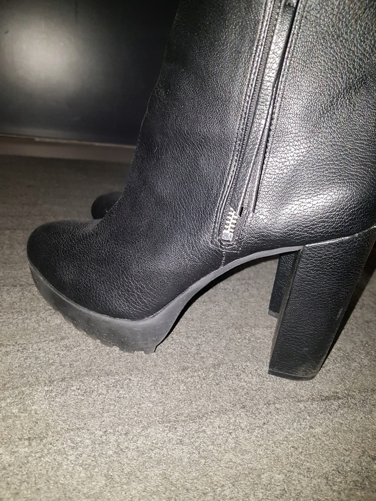 H&M czarne botki na słupku, rozmiar 41 8079431729 H&M czarne botki na słupku, rozmiar 41 8079431729
