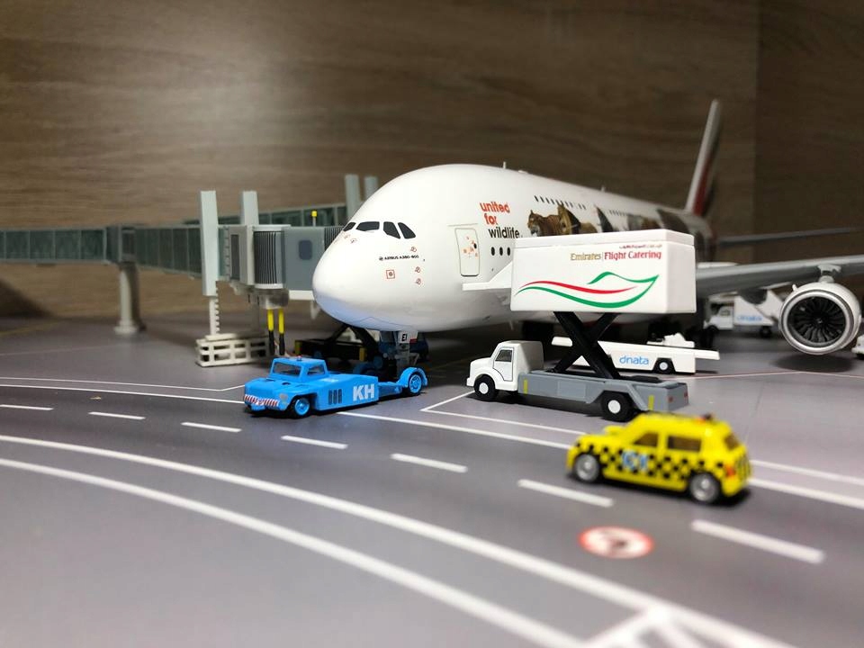 Купить Модель самолета Airbus A380 Emirates 1:200 Gemini: отзывы, фото, характеристики в интерне-магазине Aredi.ru