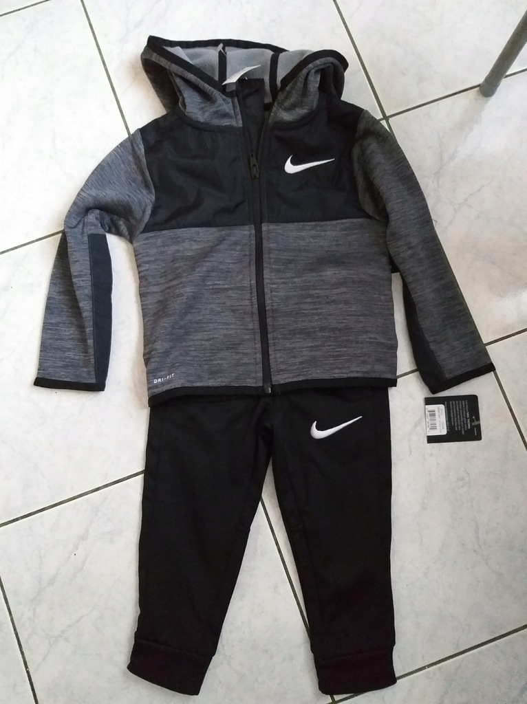 Dres dresik NIKE nowy z metką 86-92