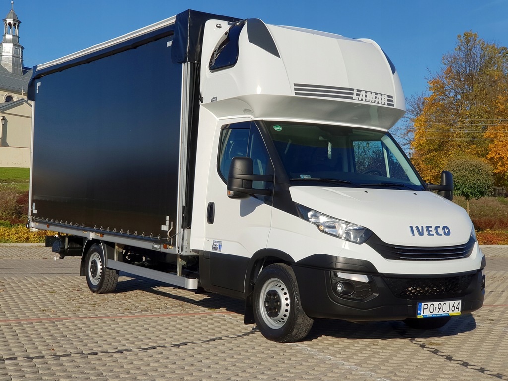 Куплю ивеко дейли б у. Iveco Daily 35s18. Iveco Daily 35c12. Iveco Daily 35. Ивеко 35-10.