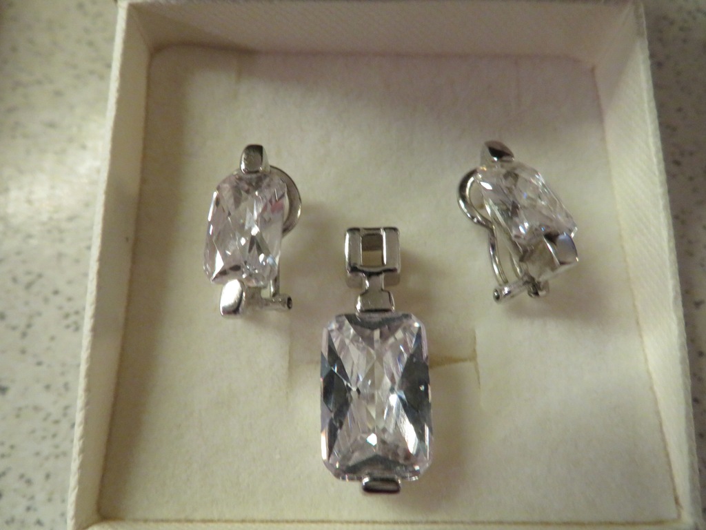 komplet biżuterii srebrnej APART