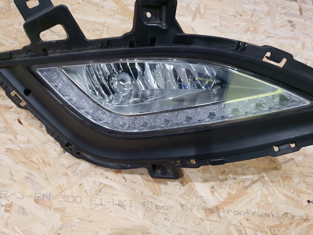 HYUNDAI I30 II 12 HALOGEN LED PRAWY 8977969131