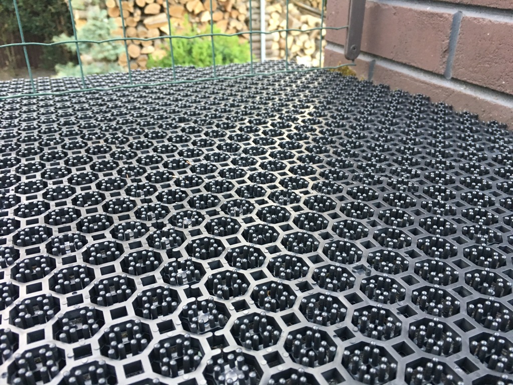 PODest NA BALKON, TARAS SKŁADANA Z ELASTOMERU.TAKŻE NA PAPĘ.