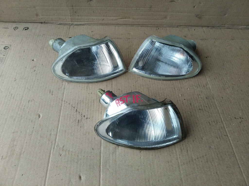 KIERUNKOWSKAZ PRZÓD PRAWY OPEL ASTRA I F