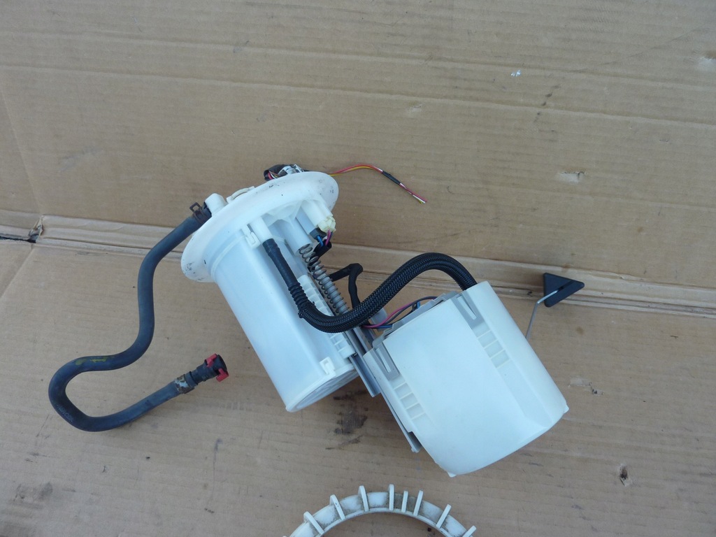 POMPA PALIWA TOYOTA AURIS I 1.8