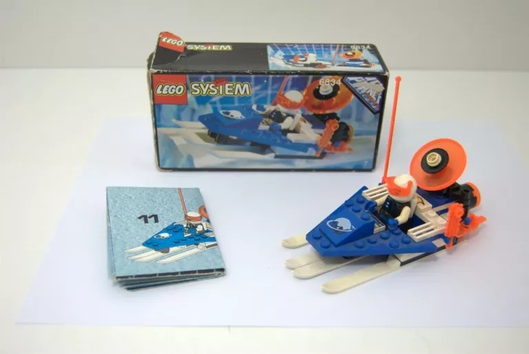 LEGO 6834 SPACE - SZYBOWIEC Z PŁOZAMI (1993 ROK)