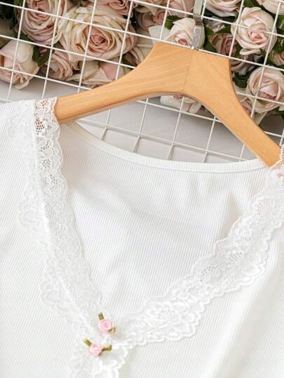 SHEIN TOP KRÓTKI RĘKAW BIAŁY Z MOTYWEM KWIATOWYM S 510