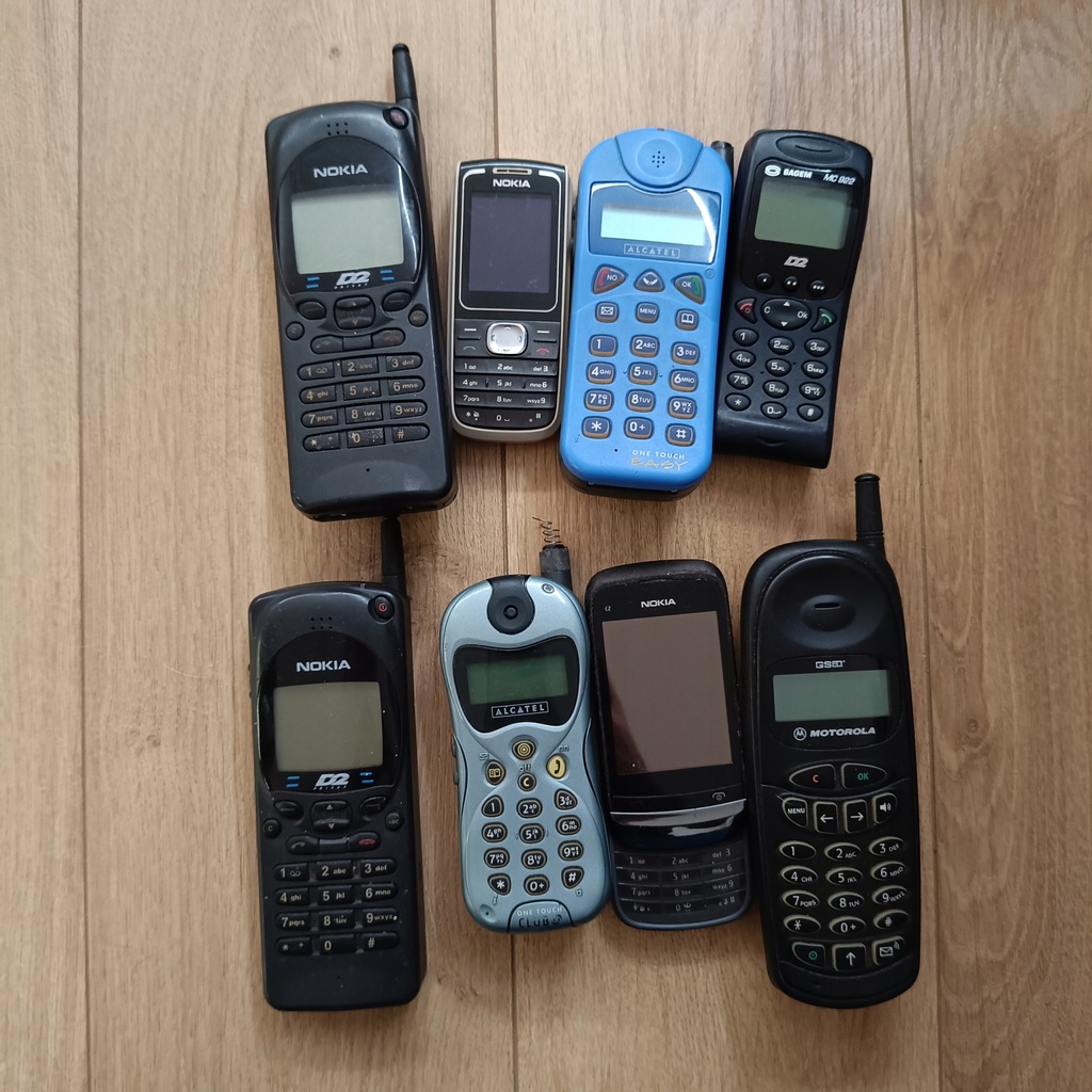 Mix starych telefonów na części *nietestowane*