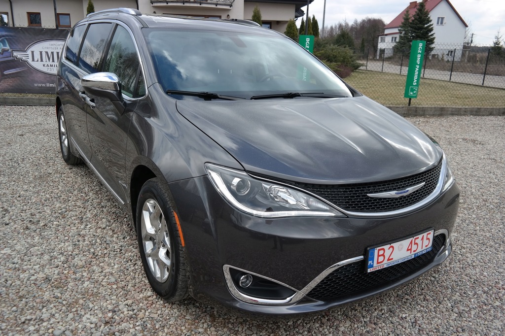 CHRYSLER PACIFICA LIMITED 7 osób FAKTURA VAT23%