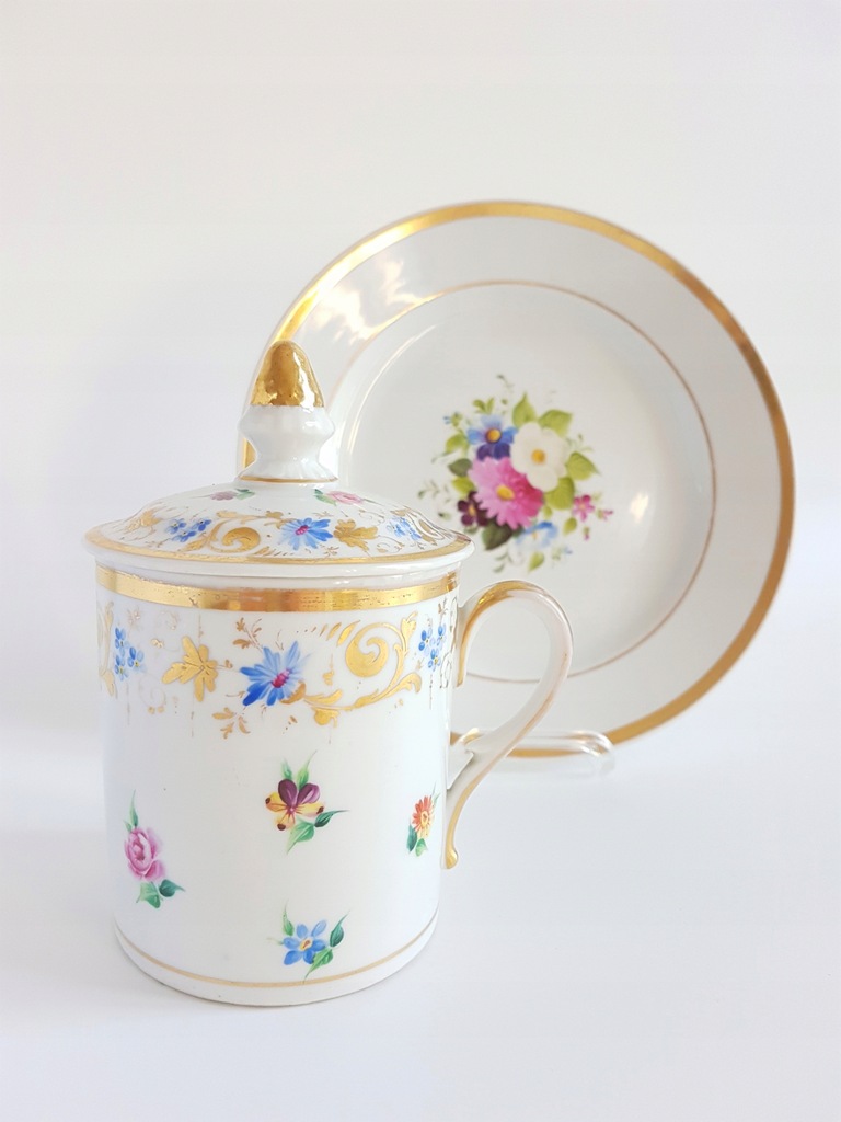 Porcelanowy kubek z przykrywką i talerzykiem antyk