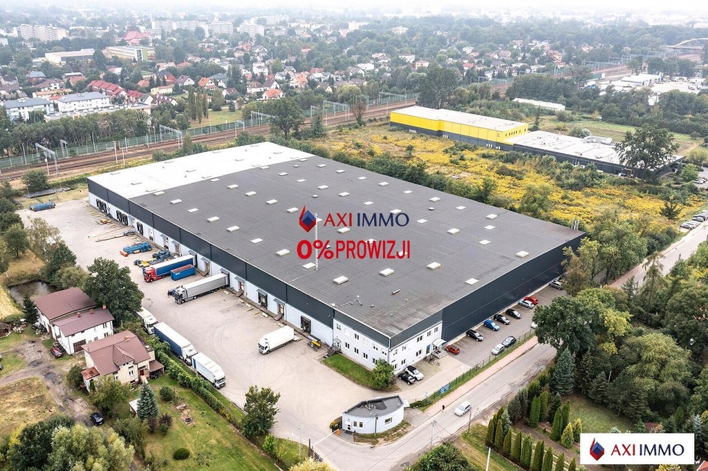 Magazyny i hale, 11000 m²
