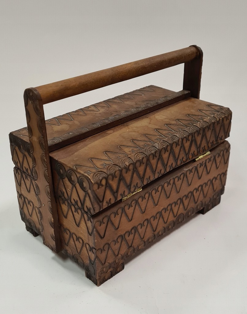 stara drewniana szkatułka kuferek [379]