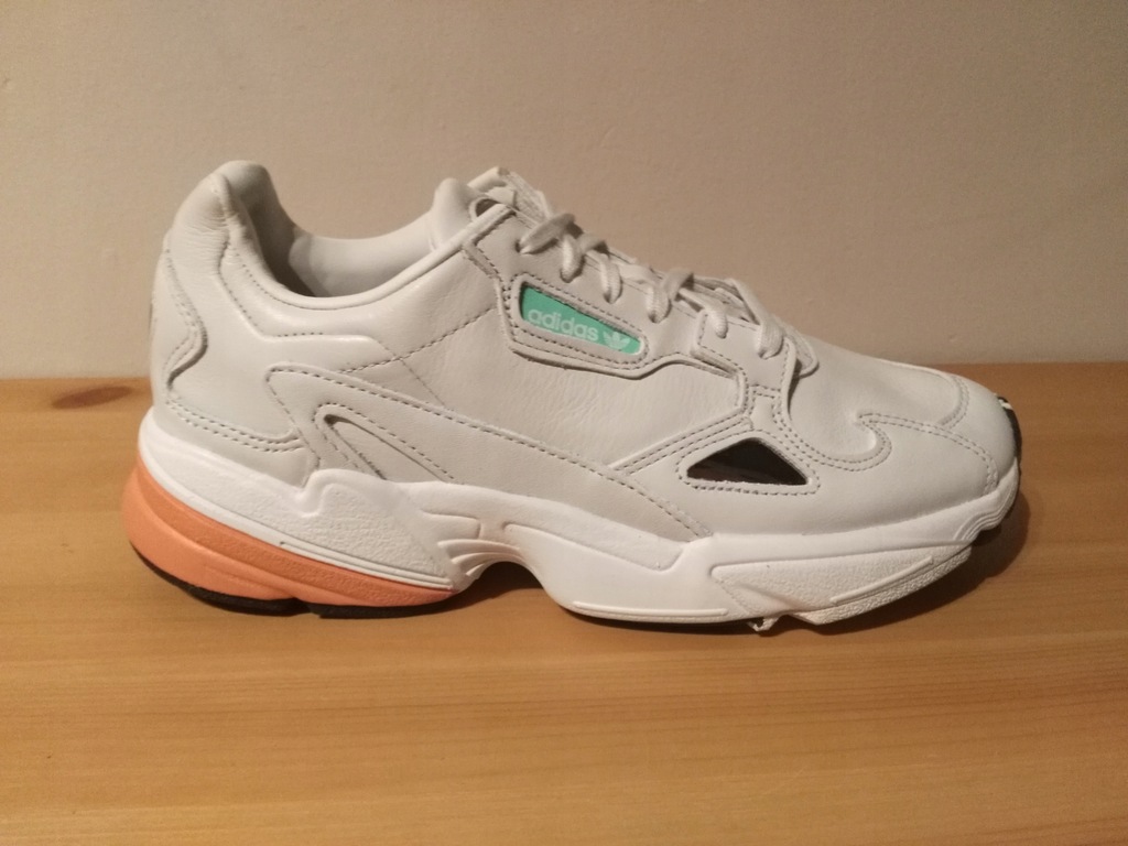 adidas falcon b37845