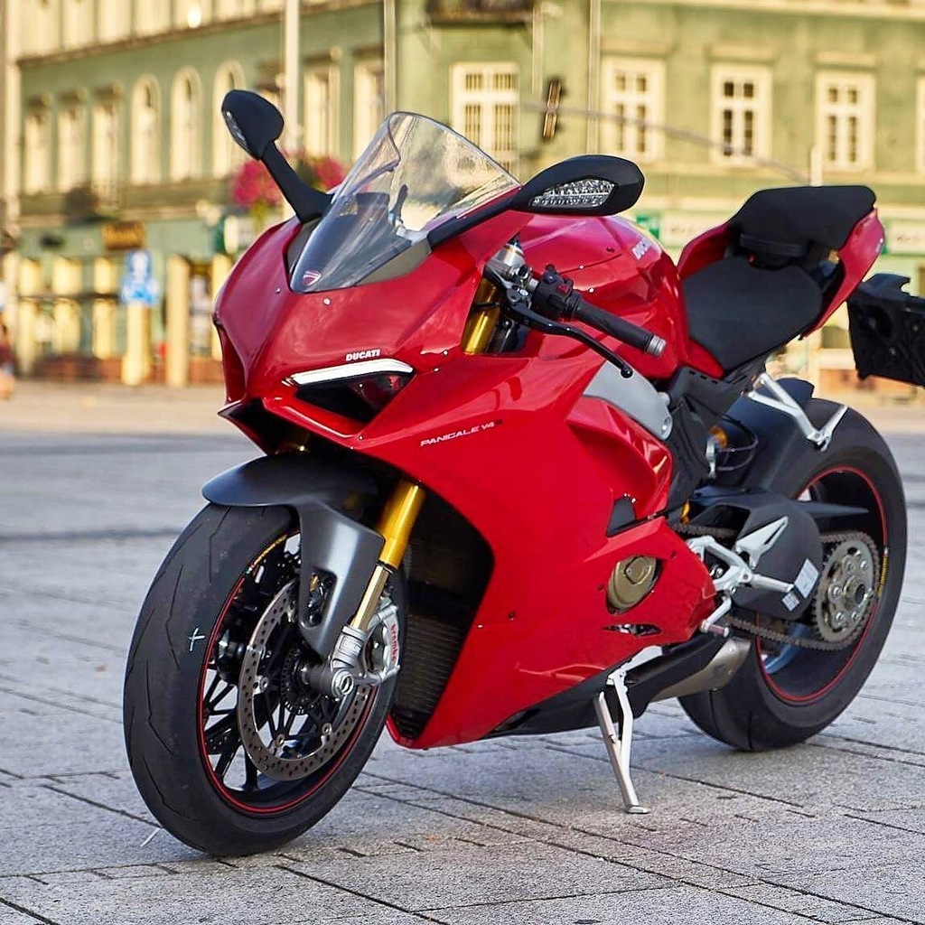 Ducati Panigale V4 S AKRAPOVIC 230HP 2018r 1właści