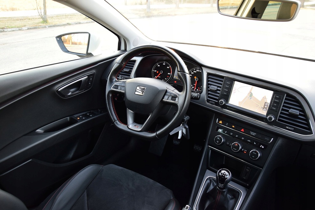 Купить SEAT LEON ST 2.0 TDI 150 HP FR алькантара ACC: отзывы, фото, характеристики в интерне-магазине Aredi.ru