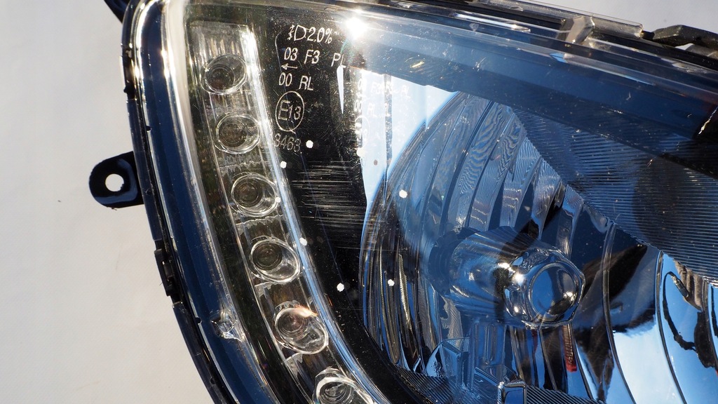 HYUNDAI I20 PB LIFT 1214 halogen PRAWY LED oryg