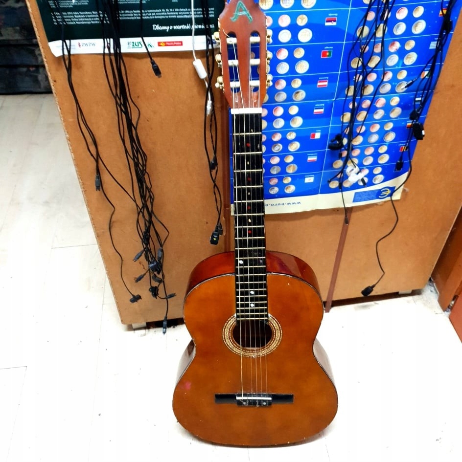 GITARA KLASYCZNA