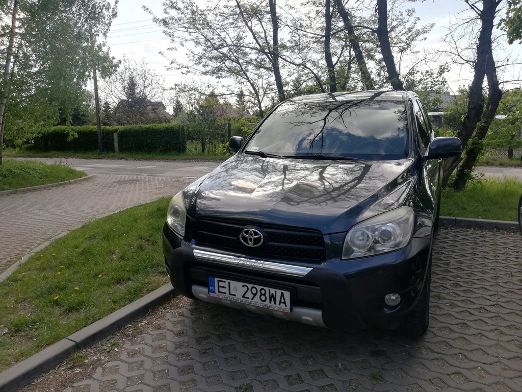 TOYOTA RAV 4 2.2 D4D 2006 plus drugi komplet kół