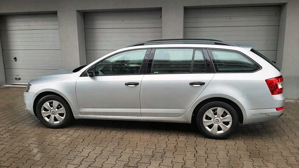 Купить SKODA OCTAVIA III Combi 1.6 TDI, 110 л.с., автосалон RP: отзывы, фото, характеристики в интерне-магазине Aredi.ru