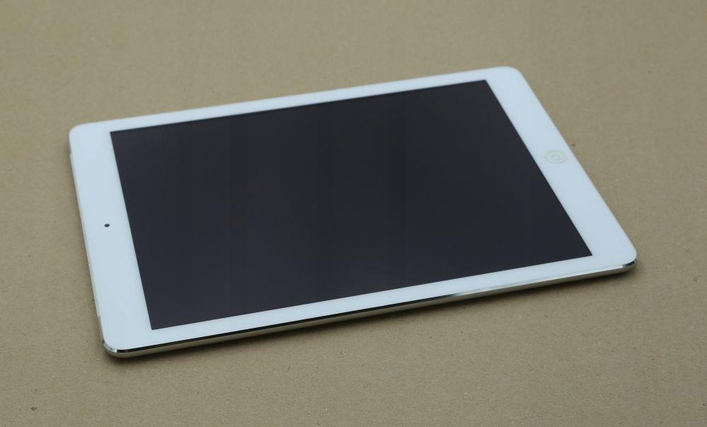 Купить Apple iPad Air 16 ГБ Wi-Fi + сотовая связь ME995FD/A LTE: отзывы, фото, характеристики в интерне-магазине Aredi.ru