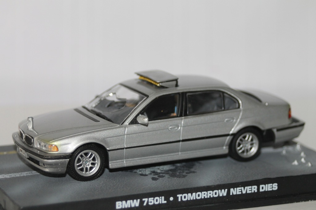JAMES BOND 007 BMW 750iL E38 TOMORROW NEVER 1/43
