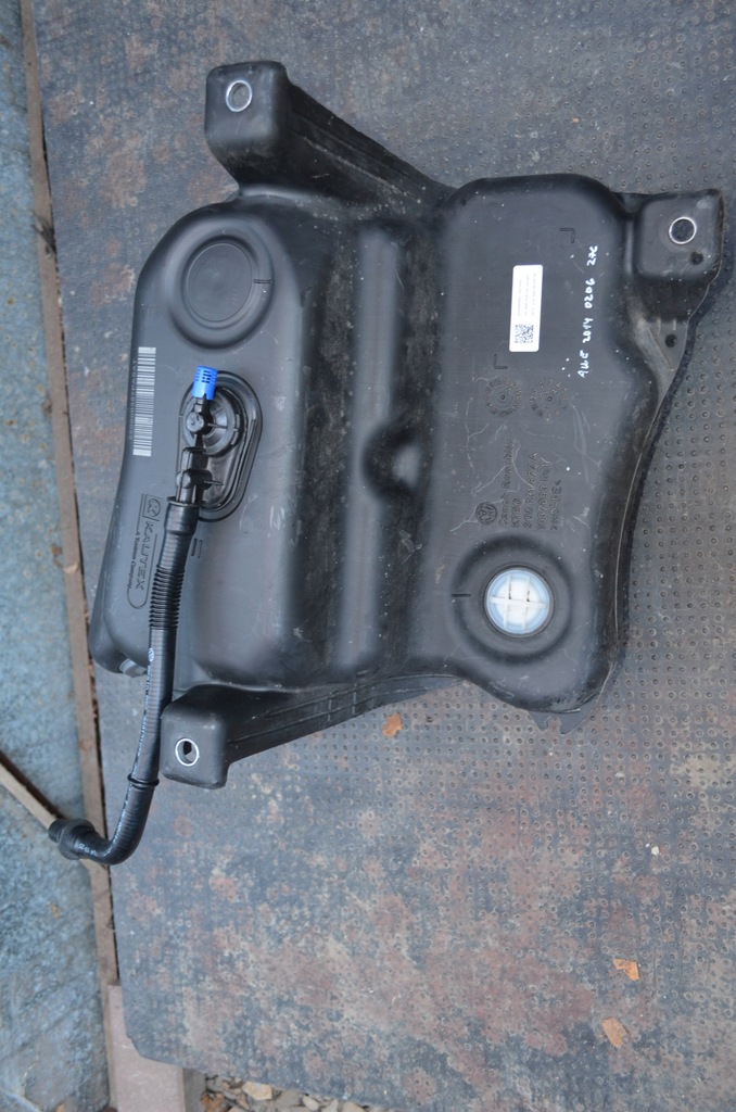 Zbiornik adblue vw passat b8 arteon 3Q0131877A 12253325191