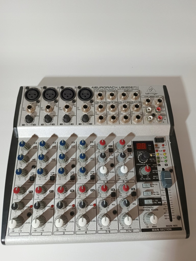 Mikser z efektorem BEHRINGER EURORACK UB1202FX 12623503945