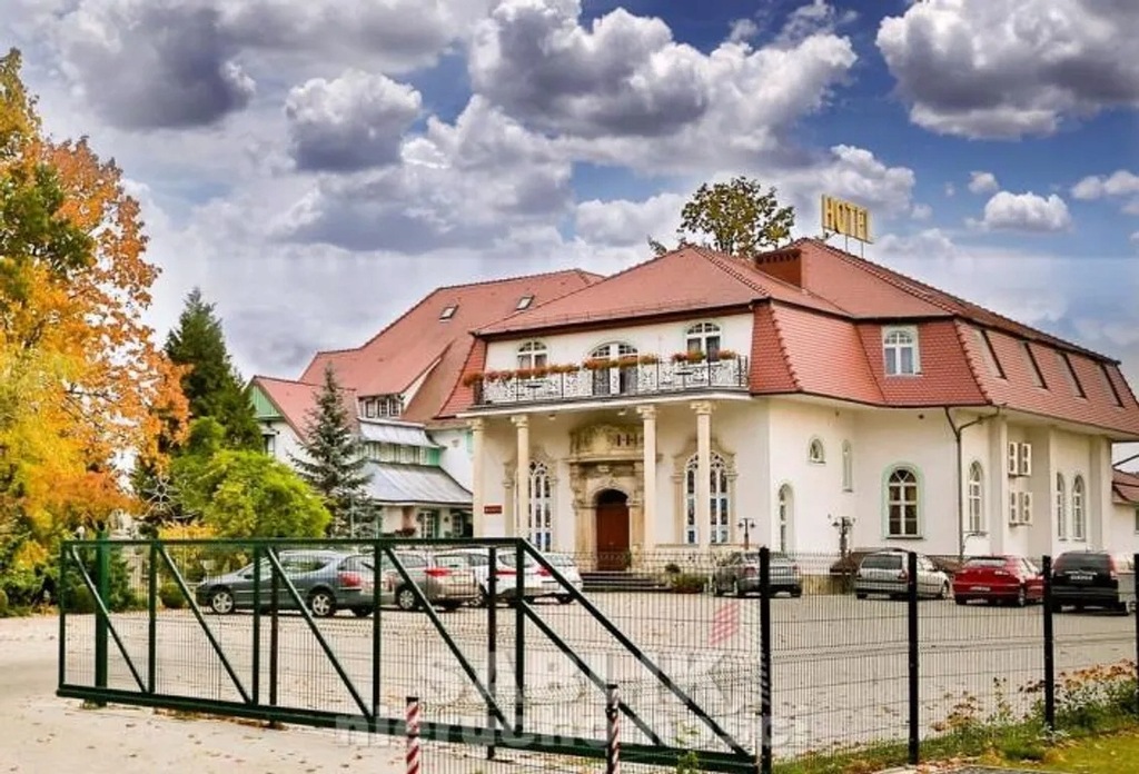 Hotel, Bolesławiec, Bolesławiecki (pow.), 2800 m²