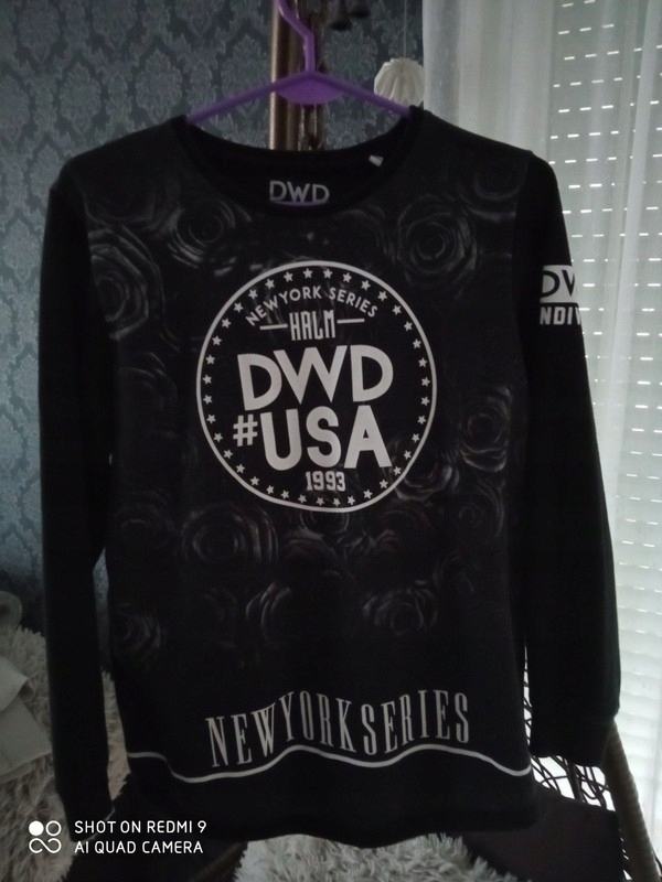 Bluza 158/164 czarna z nadrukiem/aplikacją