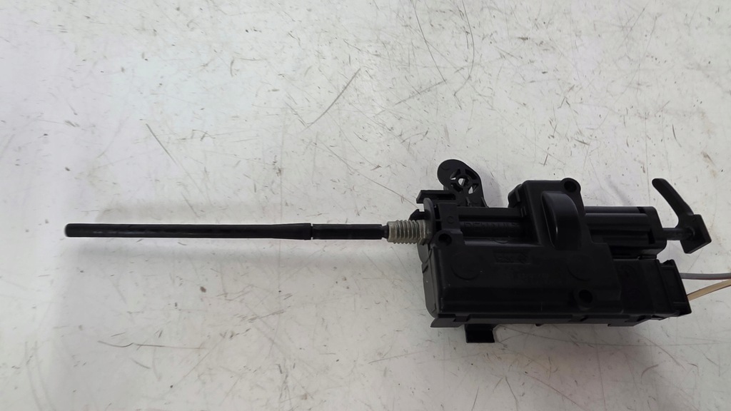 SIŁOWNIK ZAMEK KLAPKI WLEWU PALIWA RENAULT SCENIC III 3 LIFT