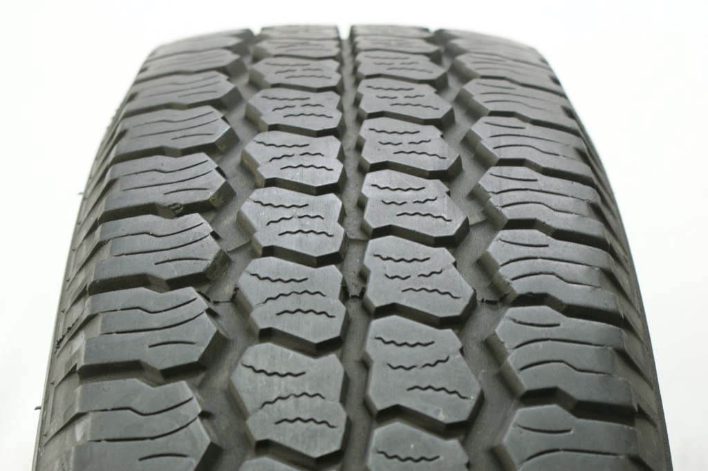 215/70R15C MAXXIS VANPRO AS , 7mm 2015r