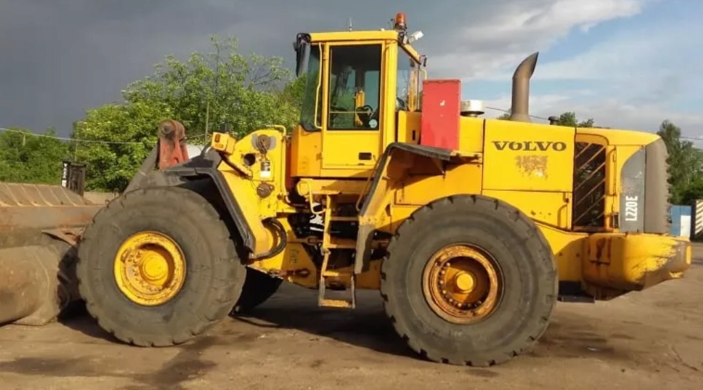 Pilnie ladowarka kolowa VOLVO L 220 G, 35 T,