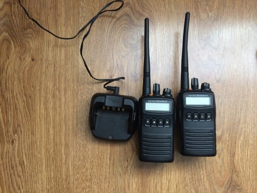 Vertex Standard VX-454 radiotelefon VHF +ładowarka