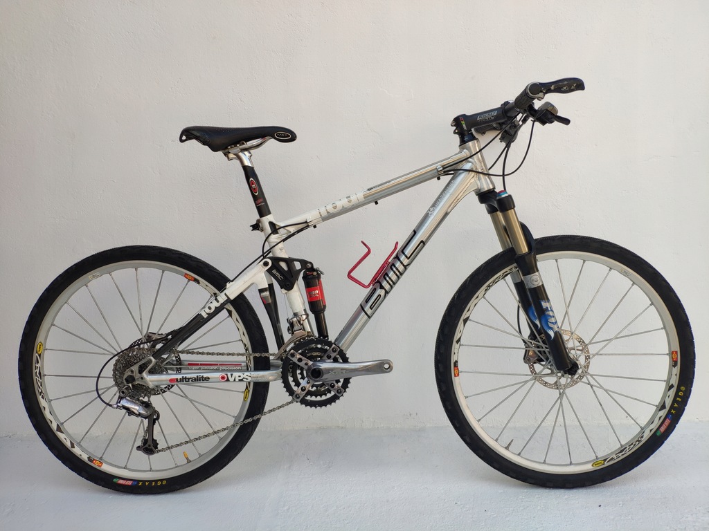 Bmc fourstroke outlet 02