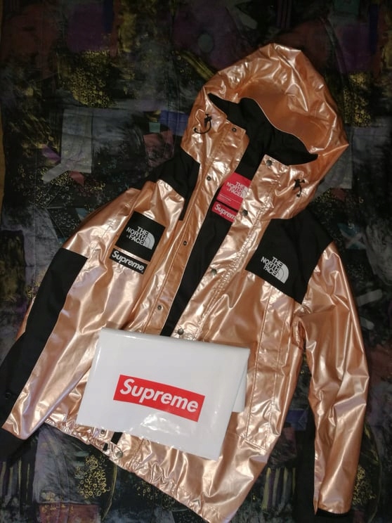 SUPREME x THE NORTH FACE PARKA ROSE GOLD
