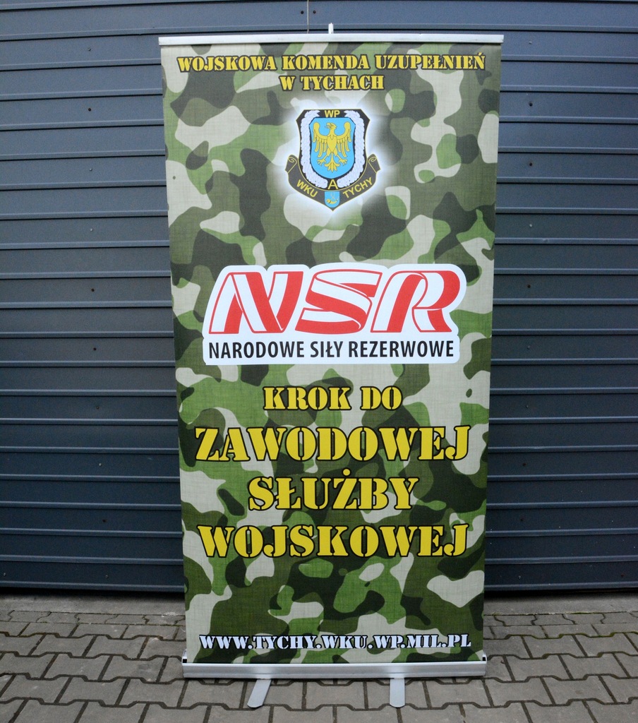 Roll-up używany z nadrukiem wojskowym
