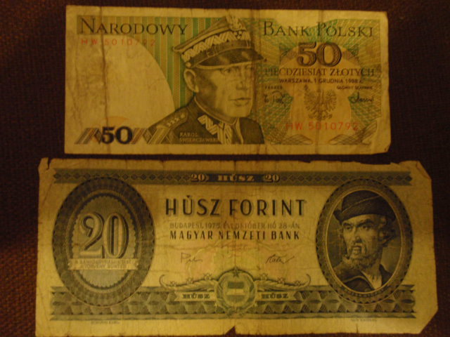 Banknoty 50 zł 1988 r. i 20 forintów 1975 r.