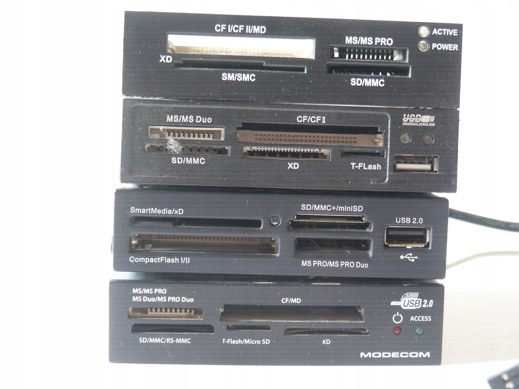 4x Czytnik kart CF / SD / MMC / XD/MSPro/USB 3,5''