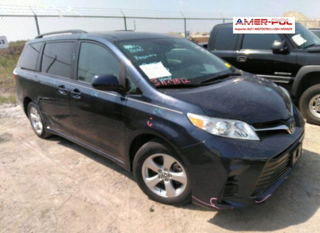 Toyota Sienna LE, 2019, 3.5L, po gradobiciu