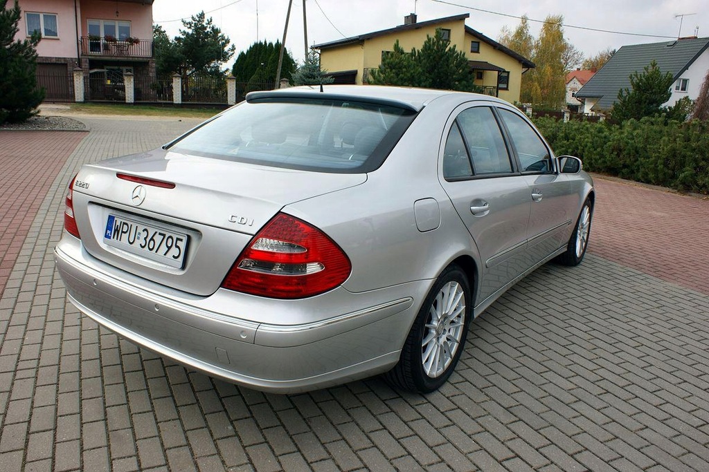 MercedesBenz Klasa E W211 2.2 CDI *Avantgarde