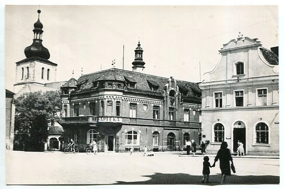 GŁOGÓWEK :: Rynek - fragment - Apteka - 1965
