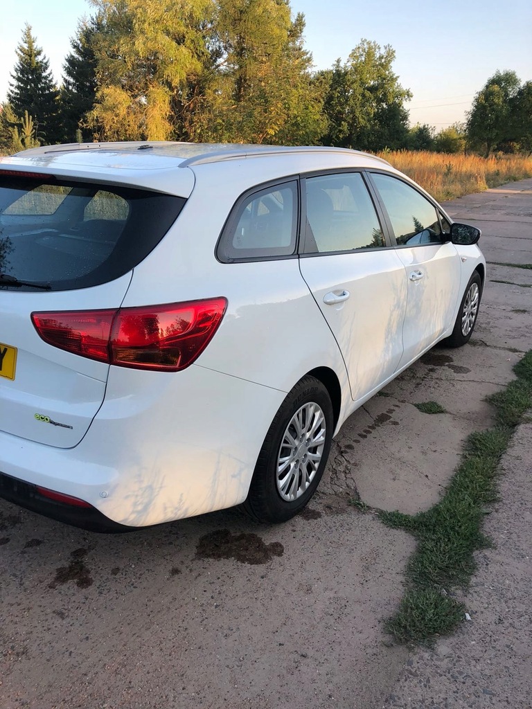 KIA CEED 2 II KOMBI PAS TYLNY CAŁY TYŁ DUPA 14r