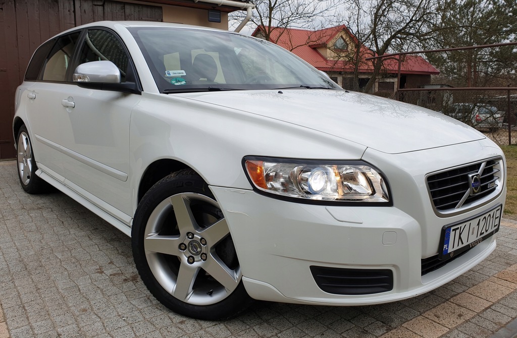 Volvo V50 1.6D R-Design 2009R Z Niemiec - 8967557215 - Oficjalne Archiwum Allegro