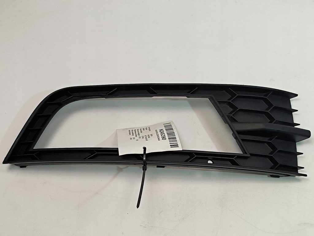 KRATKA ZDERZAKA 5E0807681 SKODA OCTAVIA III