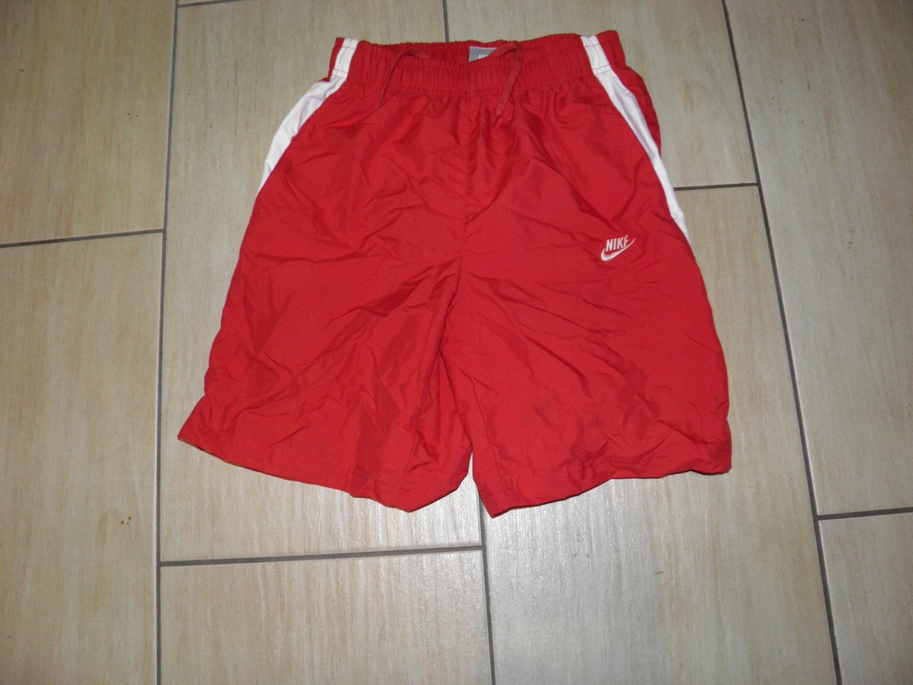 172 Spodenki dla chłopca NIKE r 152