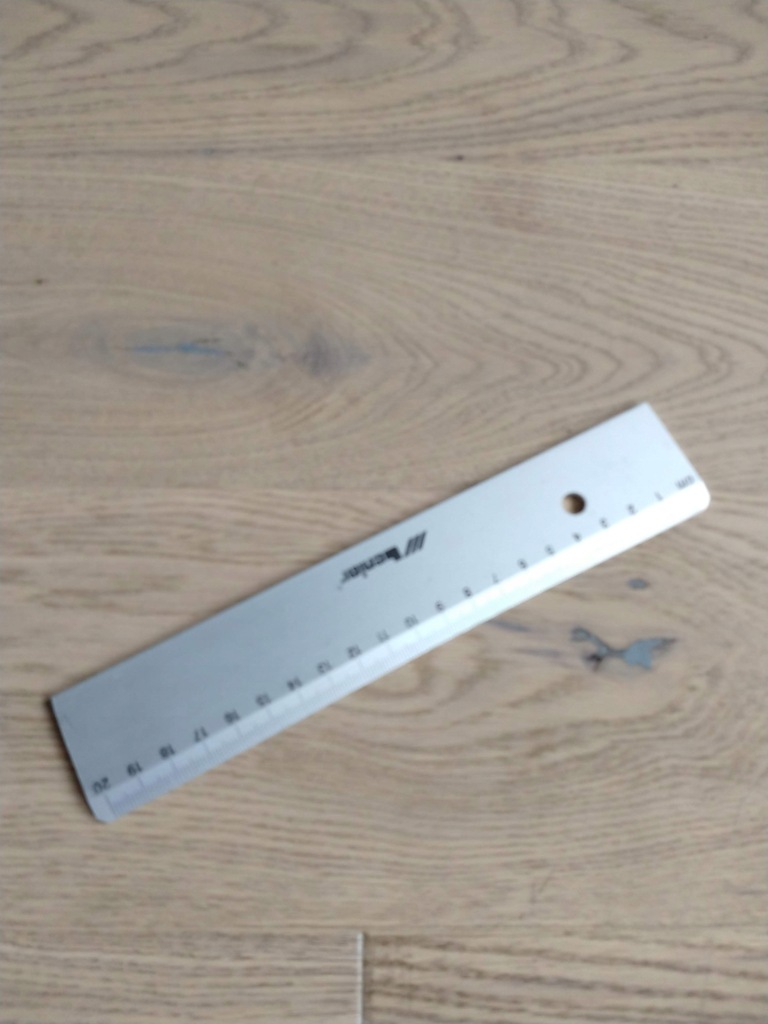 Linijka aluminiowa Leniar 20 cm używana